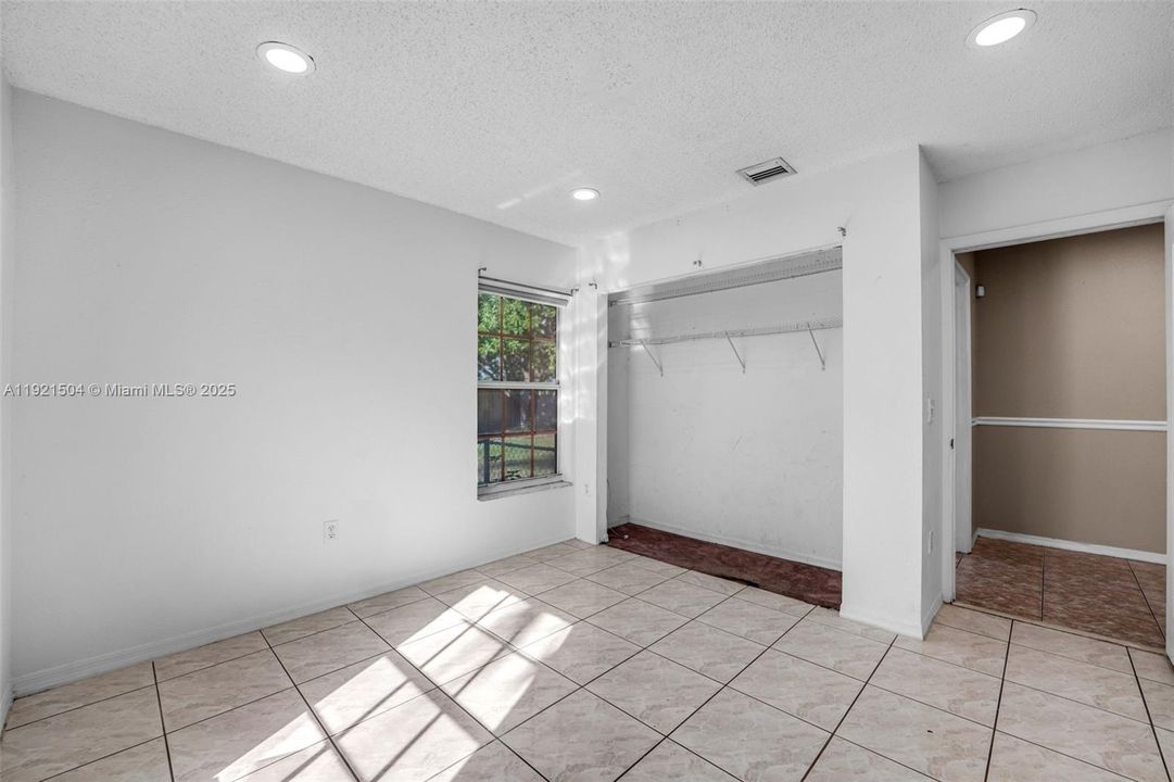 На продажу: $610,000 (3 спален, 2 ванн, 1707 Квадратных фут)