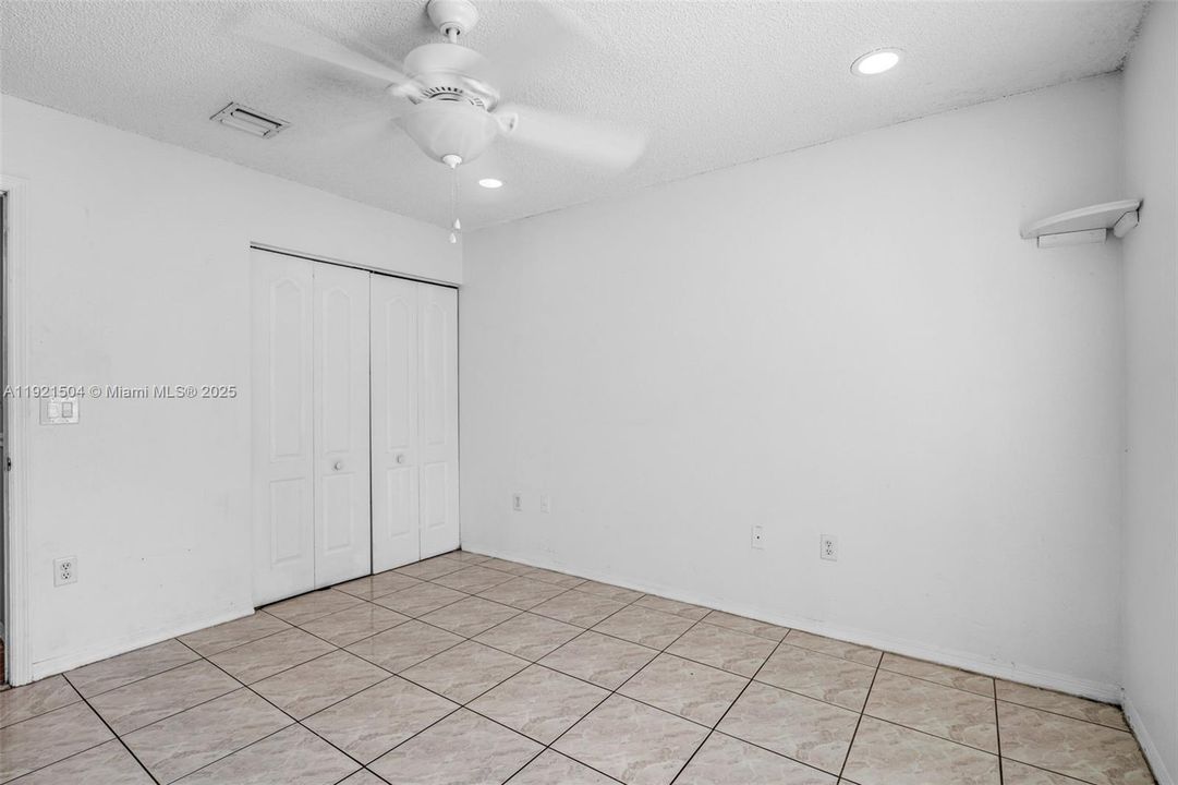 На продажу: $610,000 (3 спален, 2 ванн, 1707 Квадратных фут)