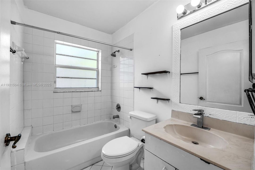 На продажу: $610,000 (3 спален, 2 ванн, 1707 Квадратных фут)