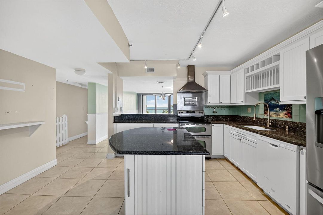 KITCHEN.....