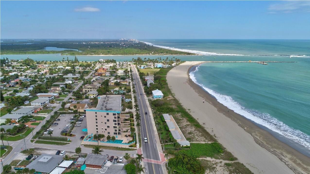 3 BLOCKS TO INLET & RESTAURANTS