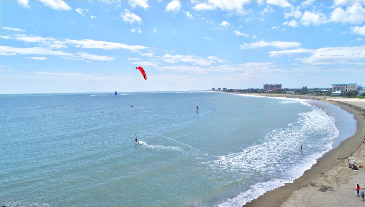 WIND SURFERS AT THE JETTY PARK