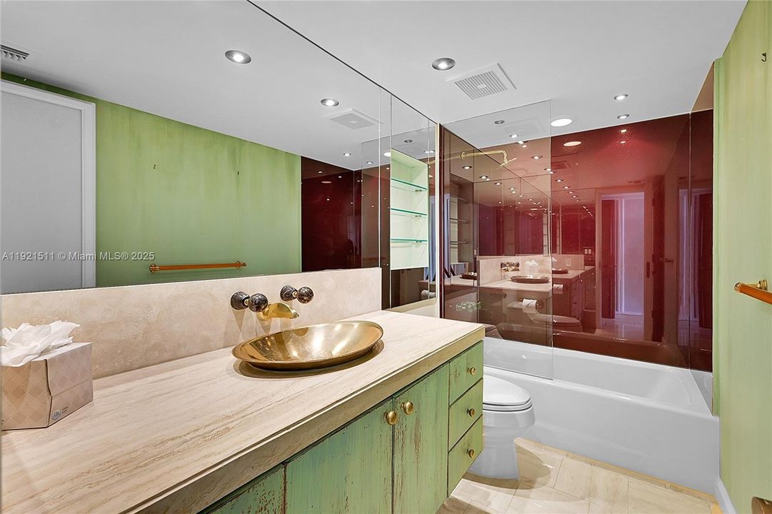 For Sale: $1,599,000 (2 beds, 2 baths, 3305 Square Feet)