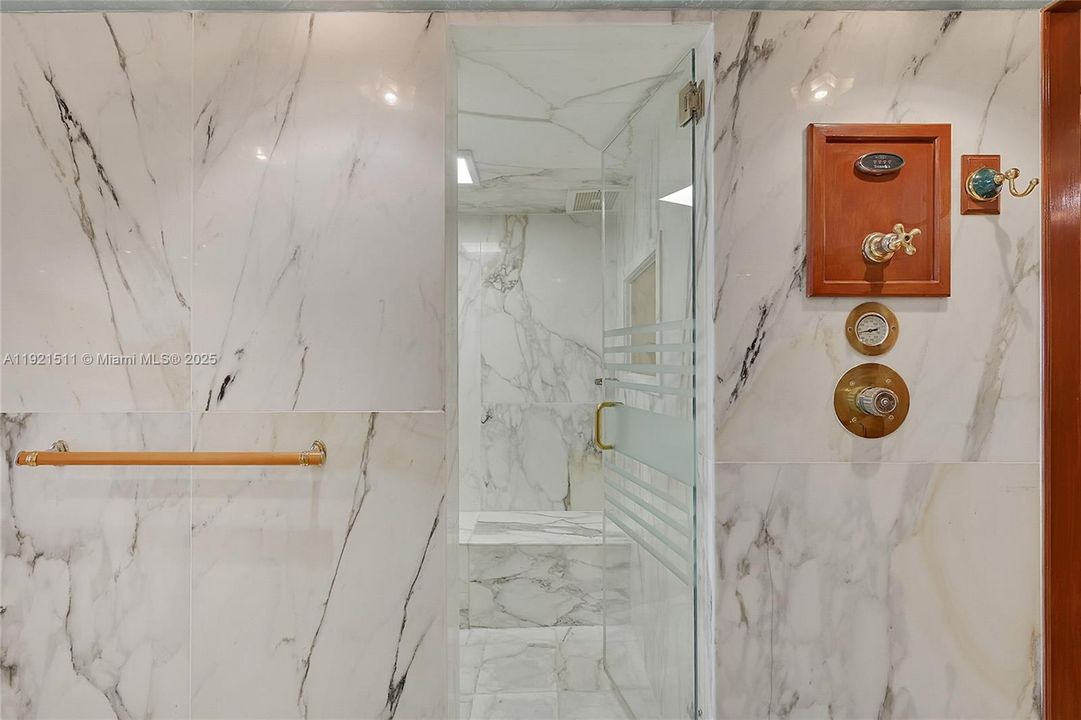 For Sale: $1,599,000 (2 beds, 2 baths, 3305 Square Feet)