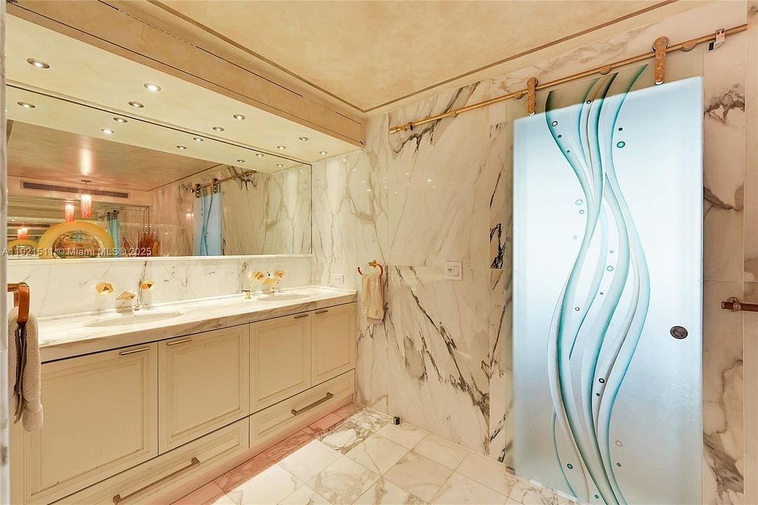 For Sale: $1,599,000 (2 beds, 2 baths, 3305 Square Feet)