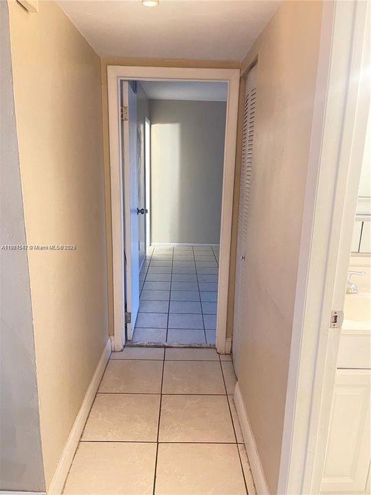 出租: $2,000 (2 贝兹, 2 浴室, 954 平方英尺)