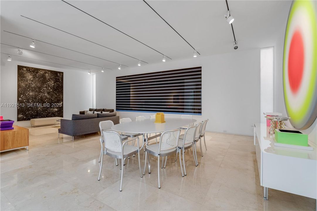 待售: $26,000,000 (3 贝兹, 4 浴室, 10926 平方英尺)