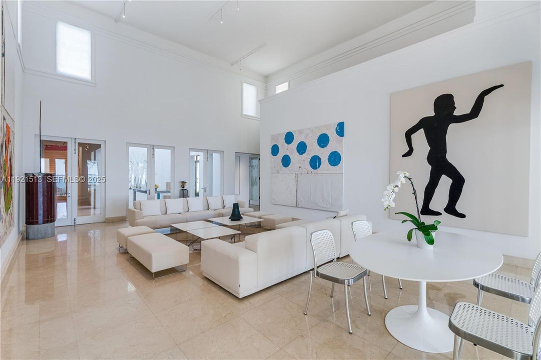 待售: $26,000,000 (3 贝兹, 4 浴室, 10926 平方英尺)