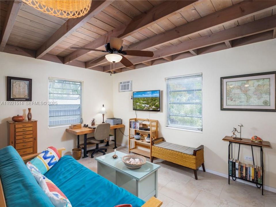 На продажу: $718,000 (2 спален, 1 ванн, 1497 Квадратных фут)