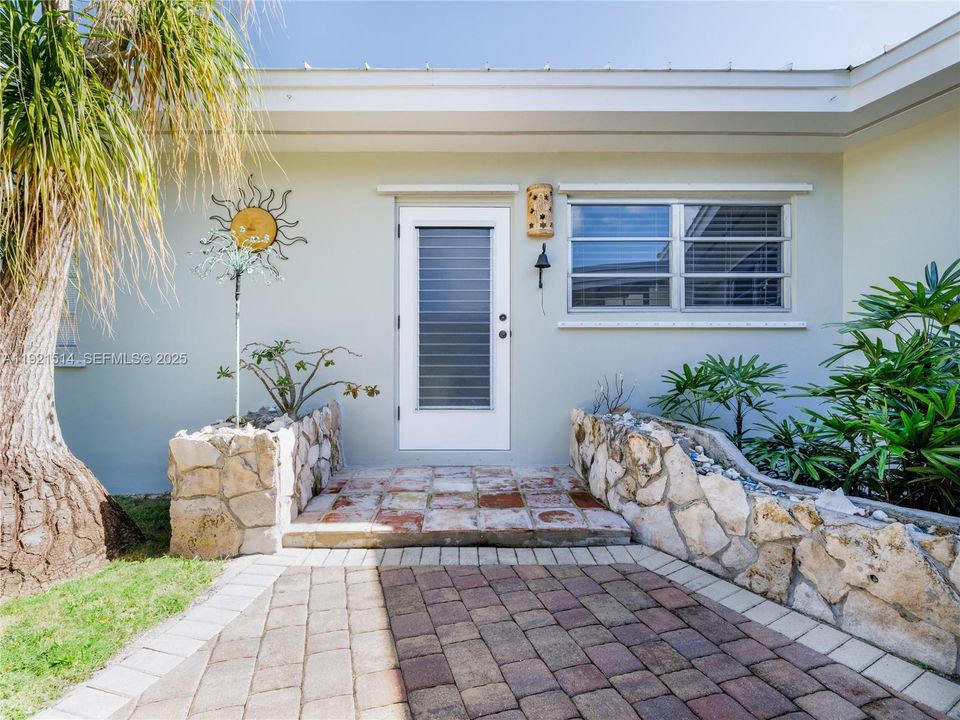 На продажу: $718,000 (2 спален, 1 ванн, 1497 Квадратных фут)