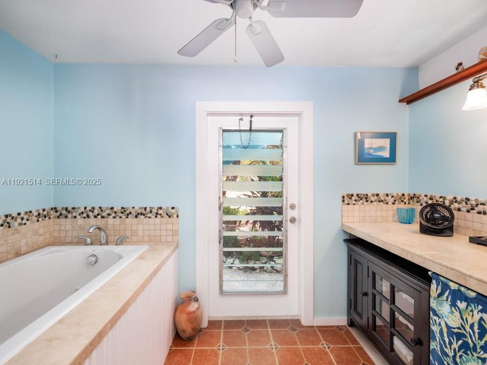 На продажу: $718,000 (2 спален, 1 ванн, 1497 Квадратных фут)