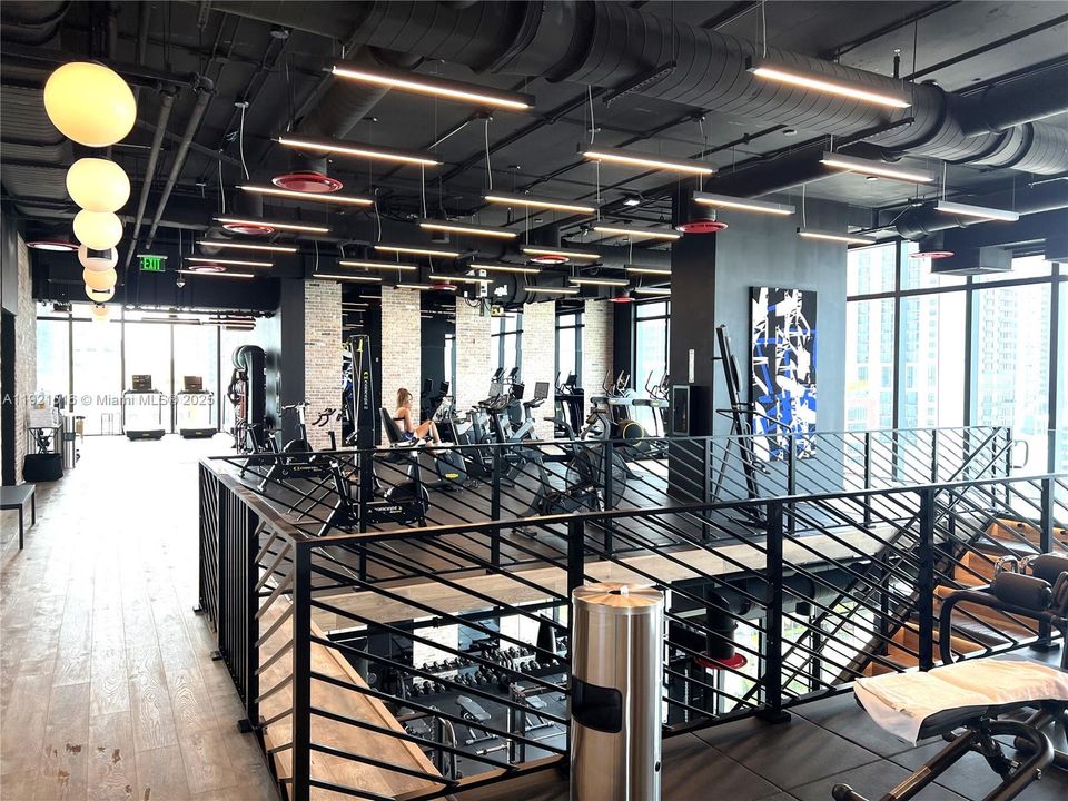 For Sale: $665,000 (1 beds, 1 baths, 560 Square Feet)