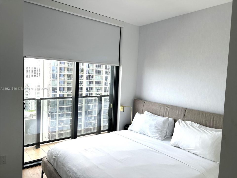 For Sale: $665,000 (1 beds, 1 baths, 560 Square Feet)