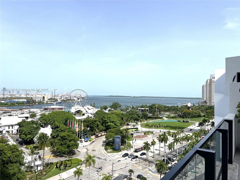 For Sale: $665,000 (1 beds, 1 baths, 560 Square Feet)