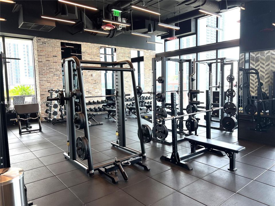 For Sale: $665,000 (1 beds, 1 baths, 560 Square Feet)