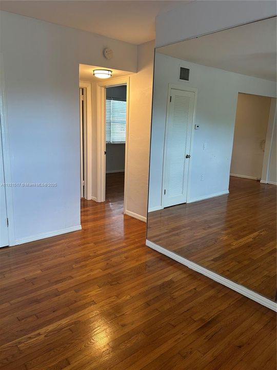 合同活跃: $2,000 (1 贝兹, 1 浴室, 665 平方英尺)