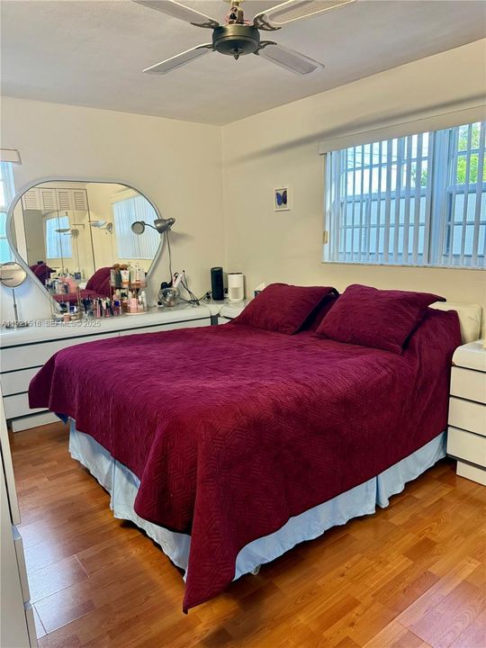 For Sale: $650,000 (3 beds, 1 baths, 1201 Square Feet)