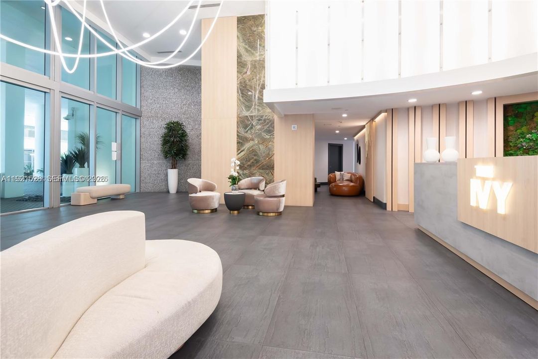 出租: $3,700 (2 贝兹, 2 浴室, 1079 平方英尺)