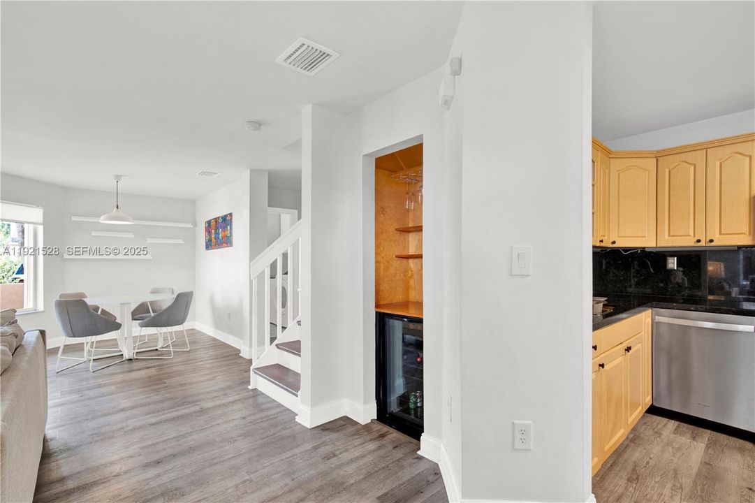 For Sale: $539,000 (3 beds, 2 baths, 1160 Square Feet)