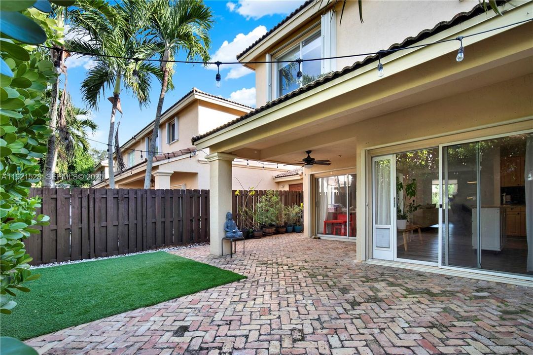 For Sale: $539,000 (3 beds, 2 baths, 1160 Square Feet)