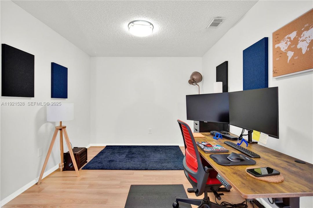 For Sale: $539,000 (3 beds, 2 baths, 1160 Square Feet)