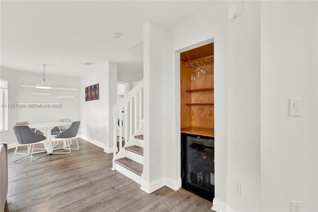 For Sale: $539,000 (3 beds, 2 baths, 1160 Square Feet)