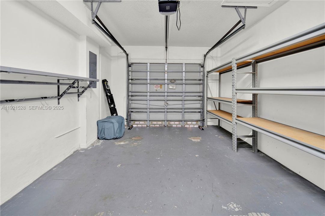 For Sale: $539,000 (3 beds, 2 baths, 1160 Square Feet)