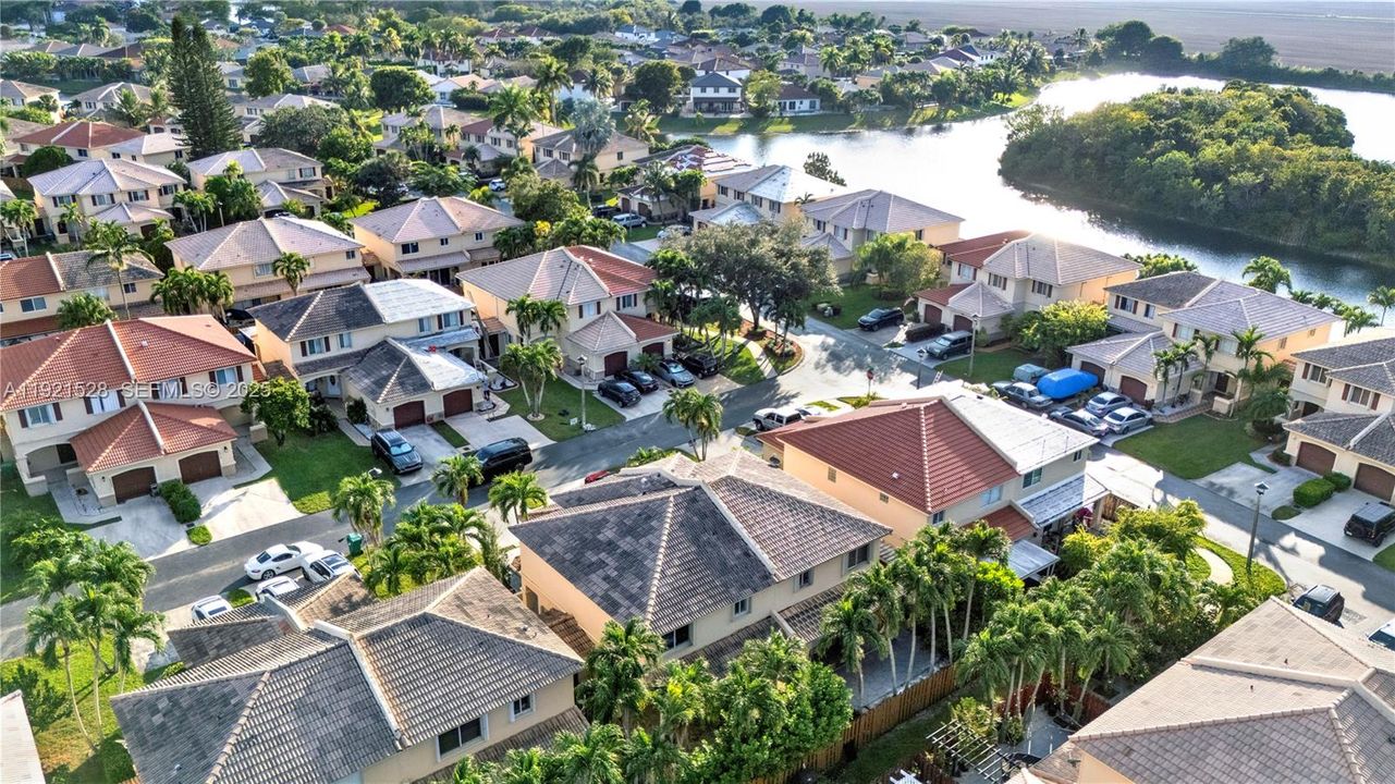 For Sale: $539,000 (3 beds, 2 baths, 1160 Square Feet)