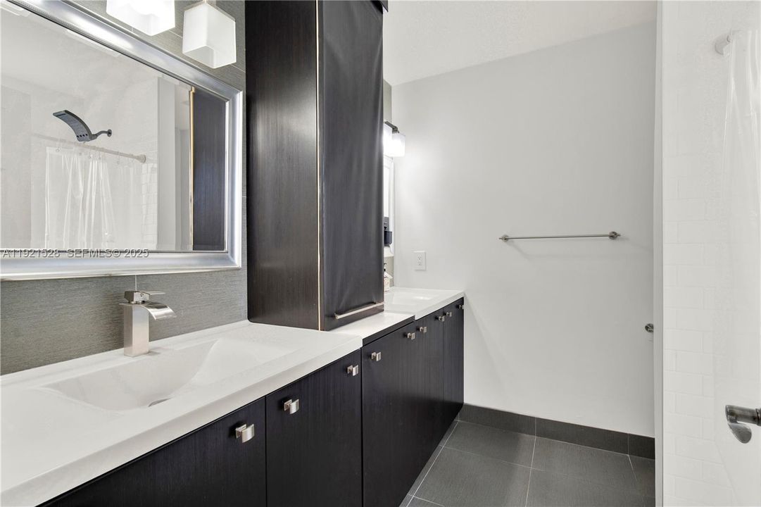 For Sale: $539,000 (3 beds, 2 baths, 1160 Square Feet)