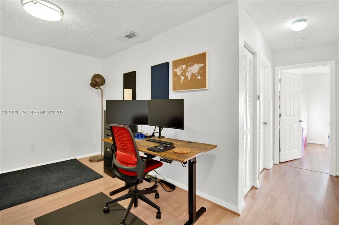 For Sale: $539,000 (3 beds, 2 baths, 1160 Square Feet)