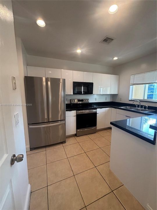 En Renta: $2,550 (3 camas, 2 baños, 1377 Pies cuadrados)