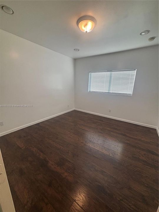 En Renta: $2,550 (3 camas, 2 baños, 1377 Pies cuadrados)