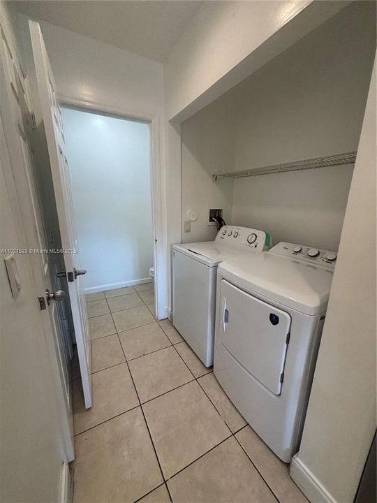 En Renta: $2,550 (3 camas, 2 baños, 1377 Pies cuadrados)