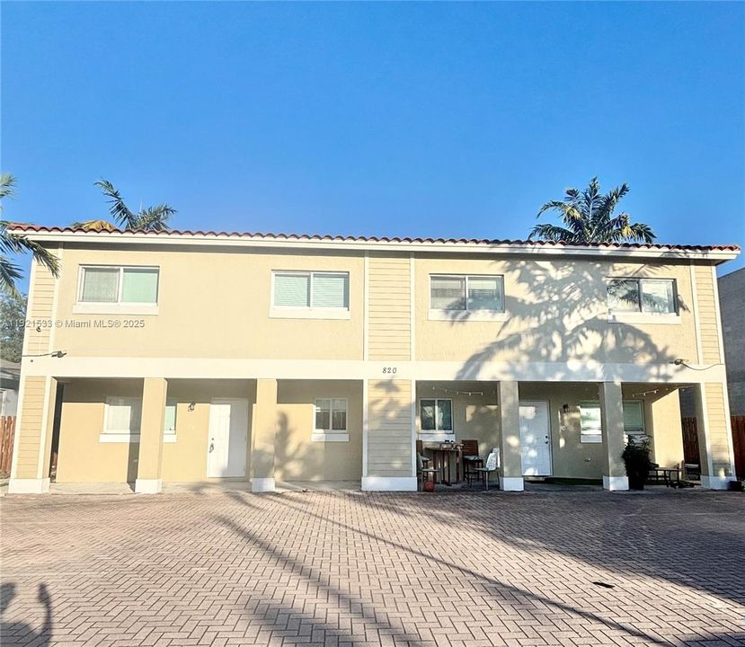 En Renta: $2,550 (3 camas, 2 baños, 1377 Pies cuadrados)