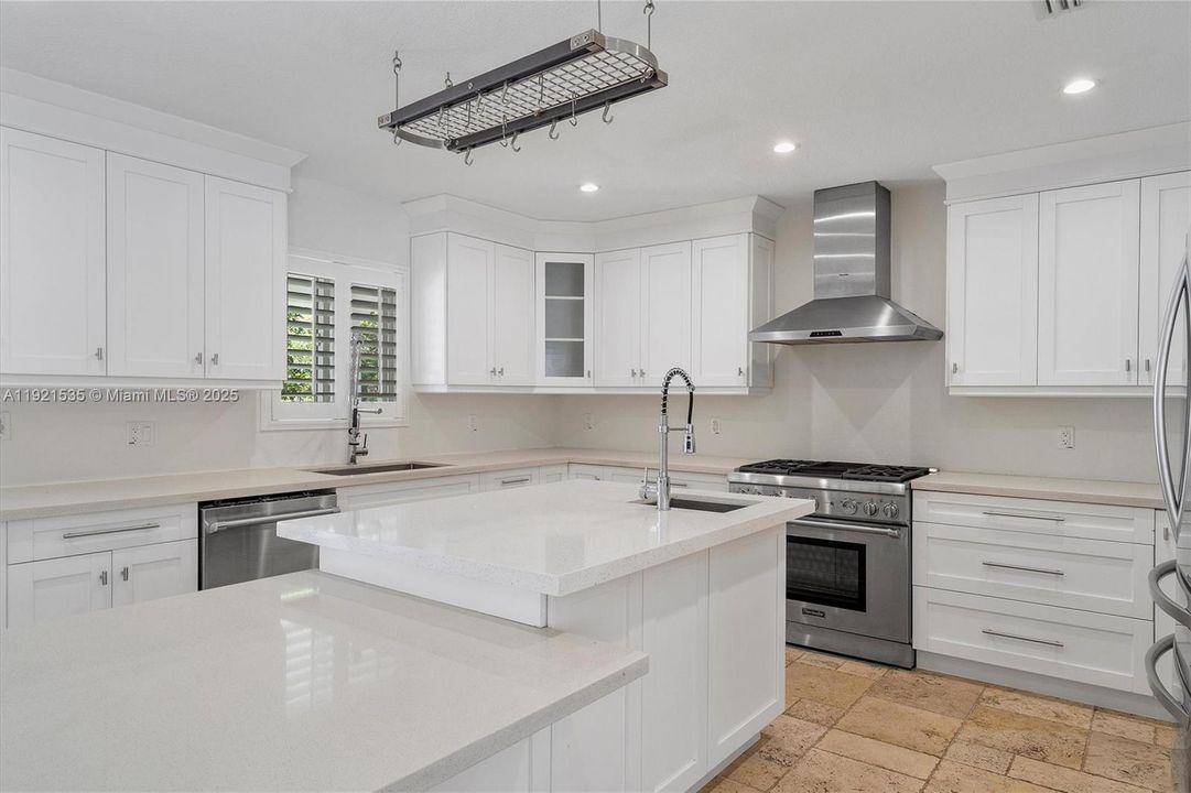 beautiful open kitchen