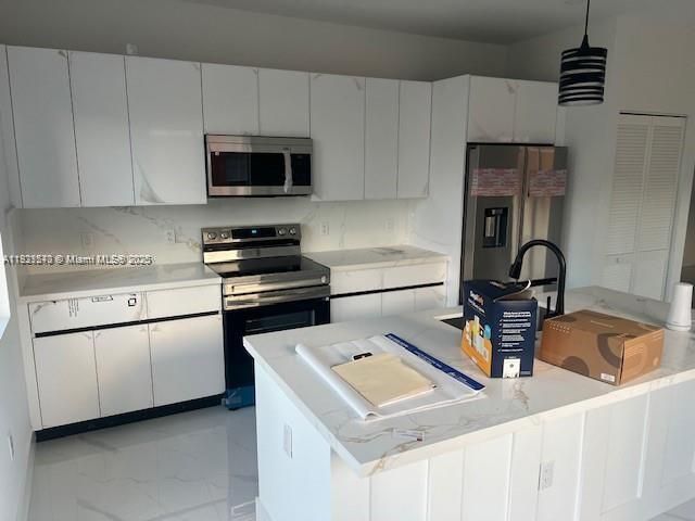 For Rent: $3,500 (4 beds, 2 baths, 0 Square Feet)