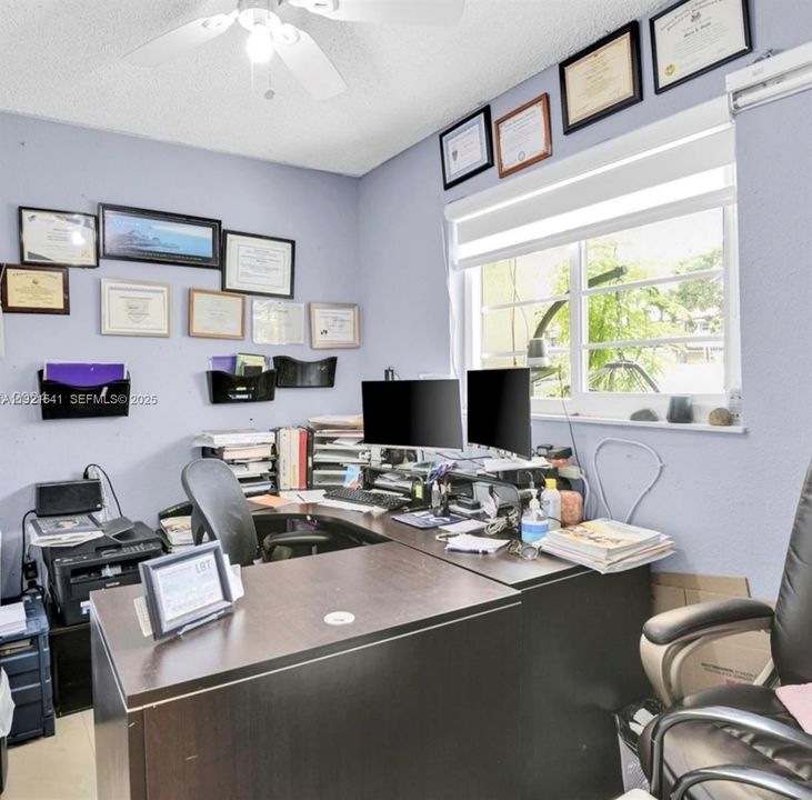 For Sale: $390,000 (3 beds, 2 baths, 1173 Square Feet)