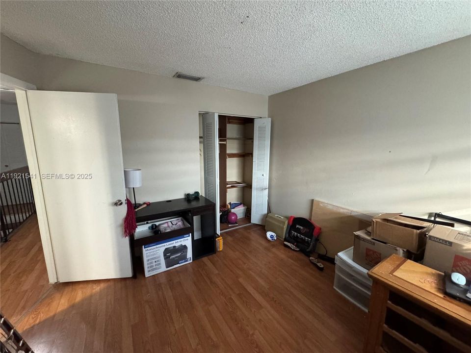 For Sale: $390,000 (3 beds, 2 baths, 1173 Square Feet)