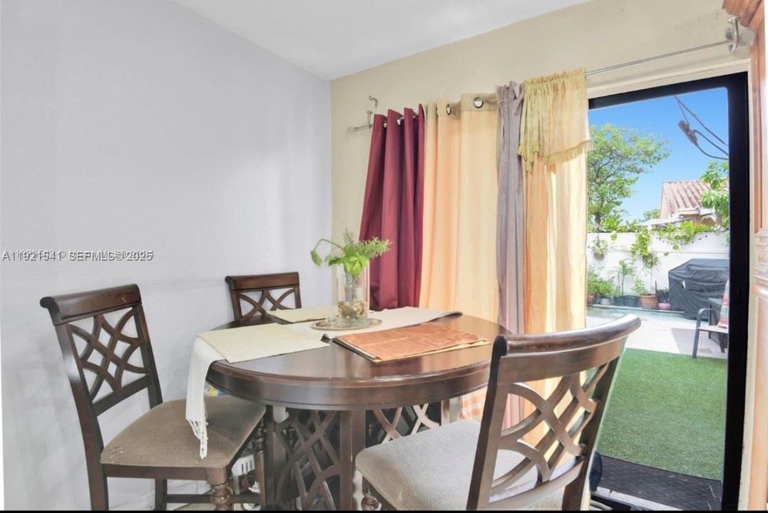 For Sale: $390,000 (3 beds, 2 baths, 1173 Square Feet)