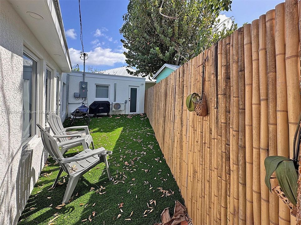 На продажу: $694,000 (2 спален, 1 ванн, 700 Квадратных фут)