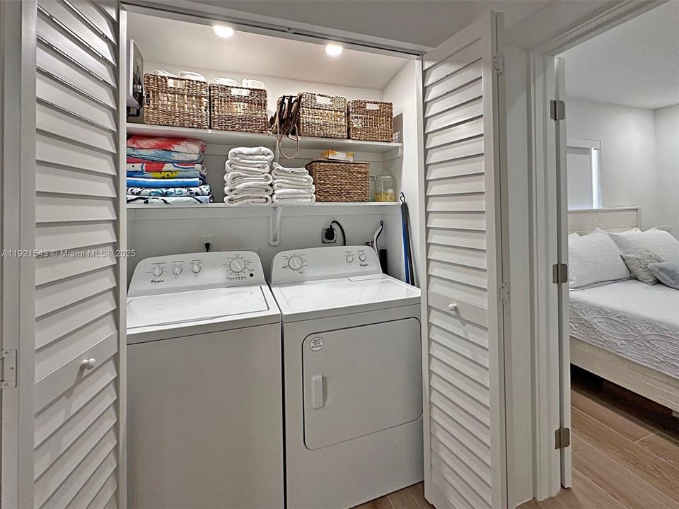 На продажу: $694,000 (2 спален, 1 ванн, 700 Квадратных фут)