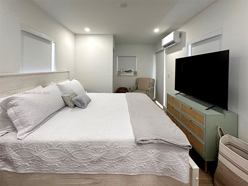 На продажу: $694,000 (2 спален, 1 ванн, 700 Квадратных фут)