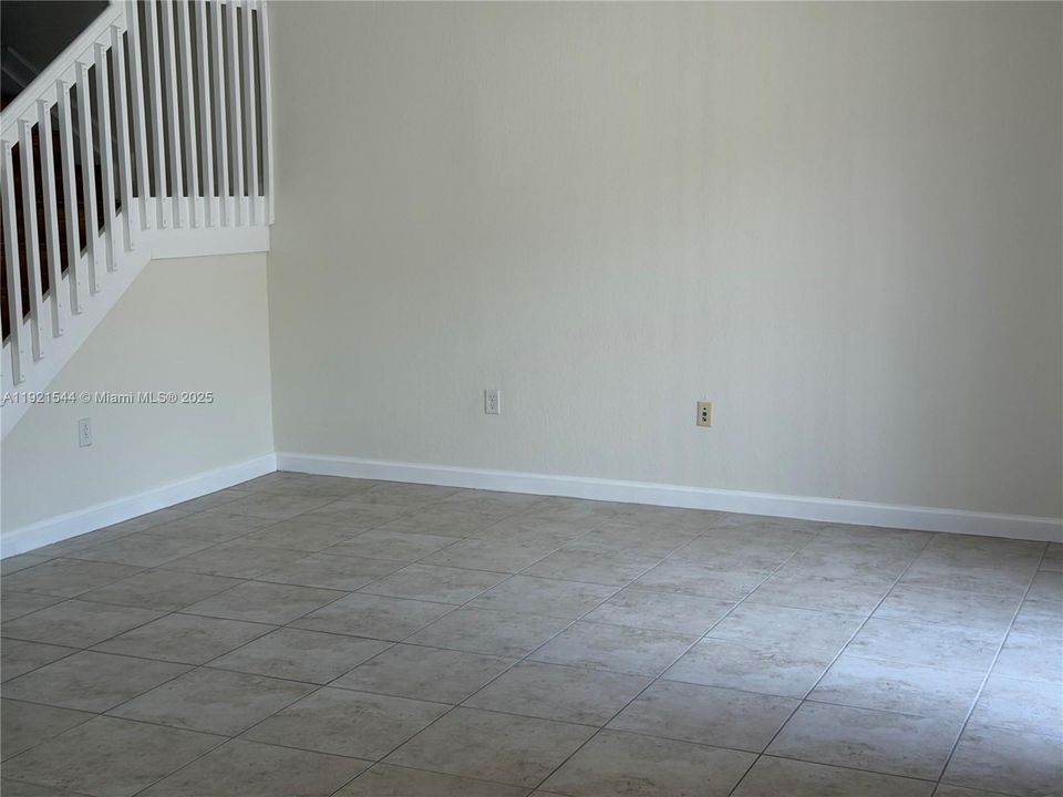 В аренду: $2,950 (3 спален, 2 ванн, 1616 Квадратных фут)