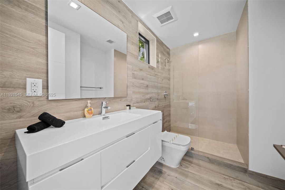 待售: $4,190,000 (5 贝兹, 5 浴室, 3005 平方英尺)