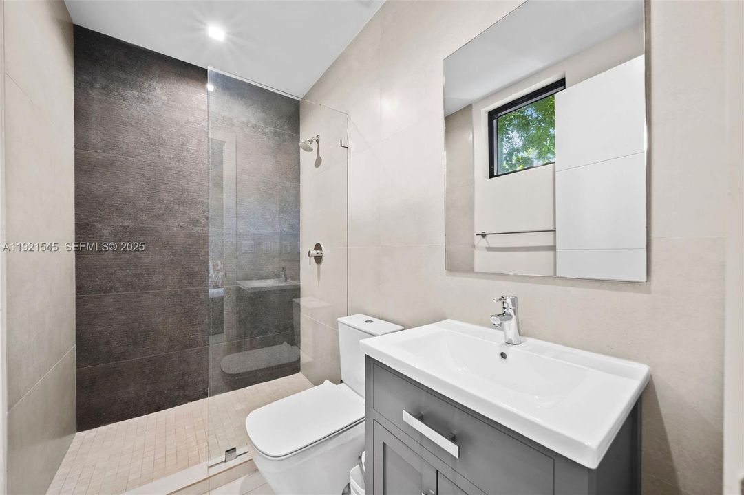 待售: $4,190,000 (5 贝兹, 5 浴室, 3005 平方英尺)