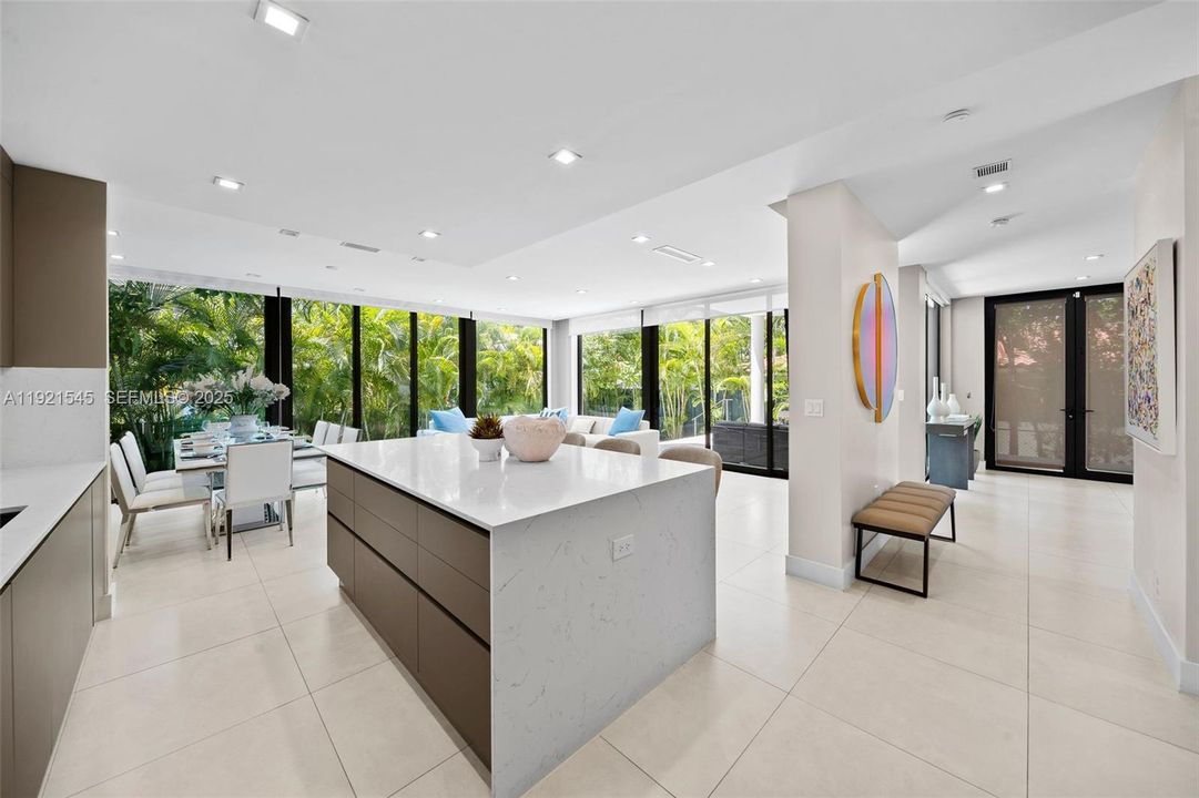 待售: $4,190,000 (5 贝兹, 5 浴室, 3005 平方英尺)