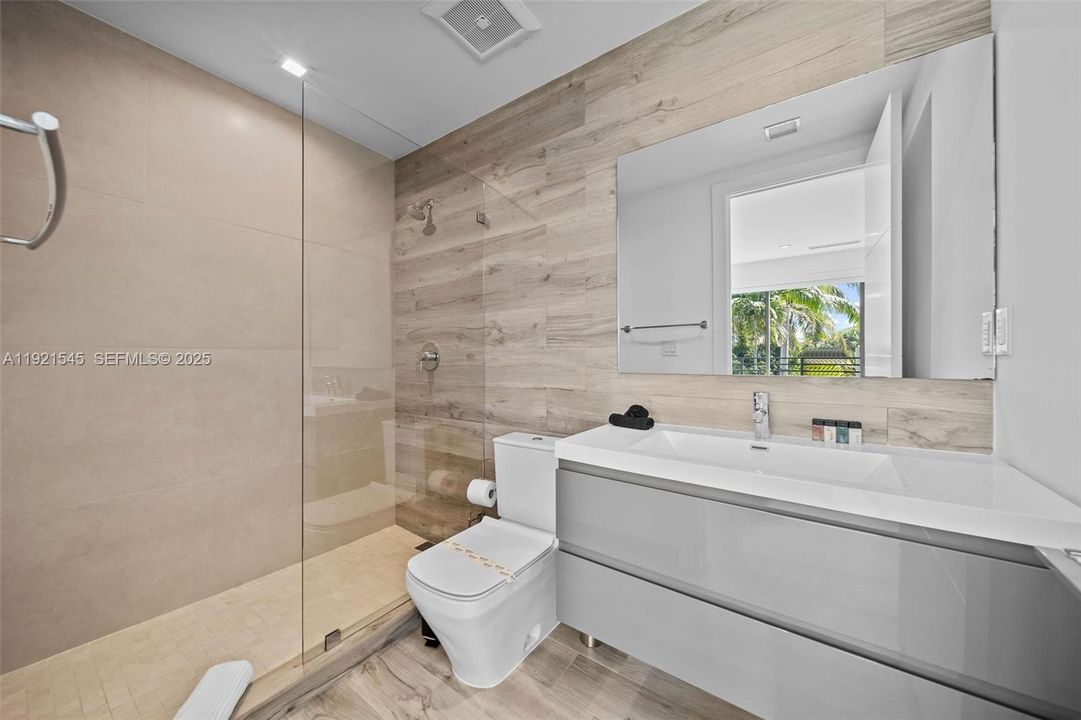 待售: $4,190,000 (5 贝兹, 5 浴室, 3005 平方英尺)