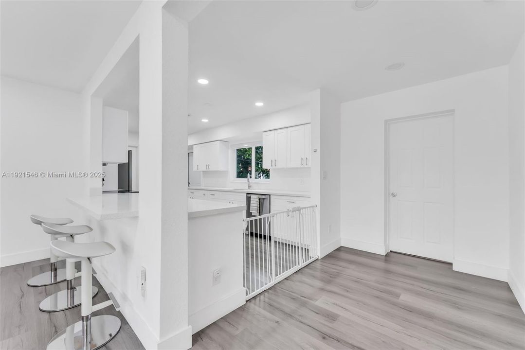 For Sale: $825,000 (3 beds, 3 baths, 1614 Square Feet)