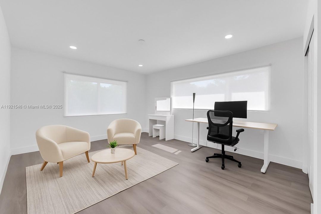 For Sale: $825,000 (3 beds, 3 baths, 1614 Square Feet)