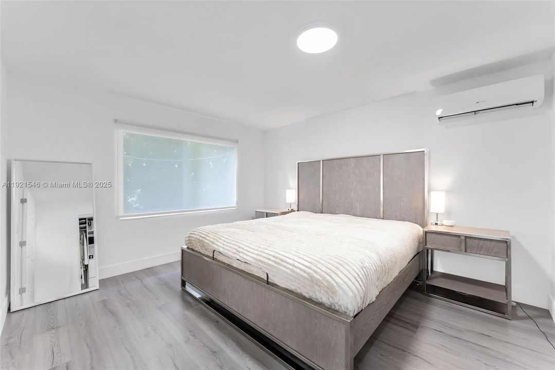 For Sale: $825,000 (3 beds, 3 baths, 1614 Square Feet)